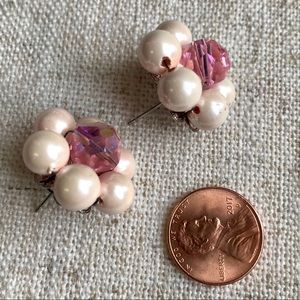 Vintage Jewelry - Vintage pink cluster beaded earrings Vintage Jewelry - Vintage pink cluster beaded earrings